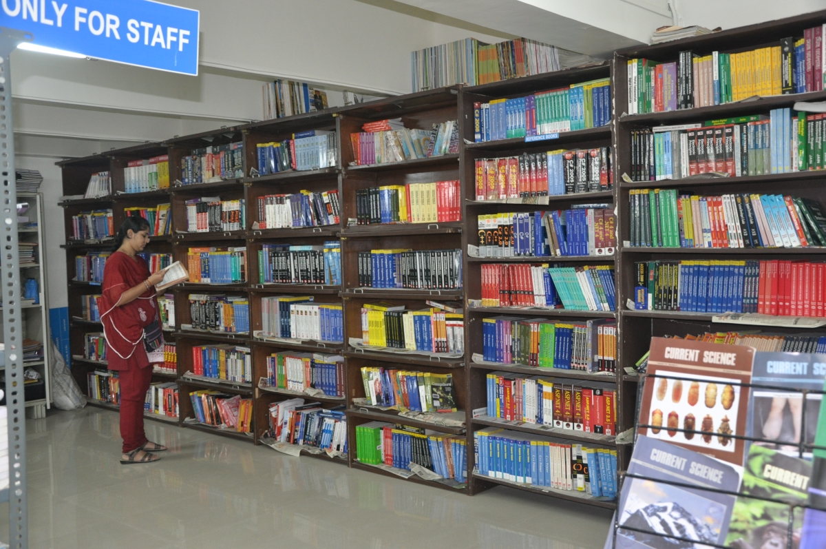 Best College Library - H V Desai College